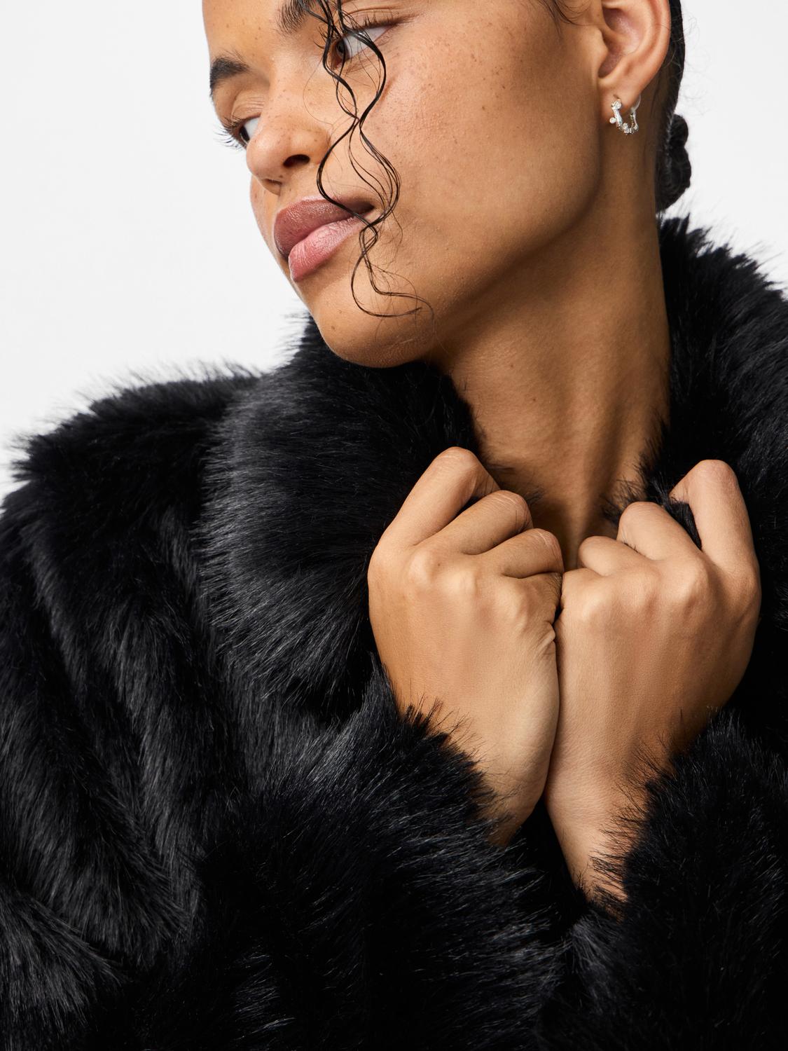 model_shot-detail